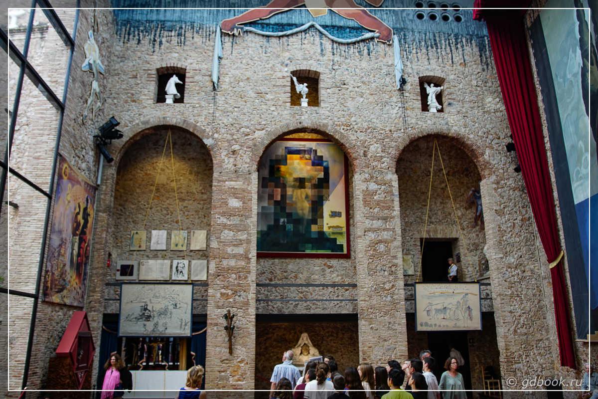 Музей Сальвадора Дали в Фигейрасе