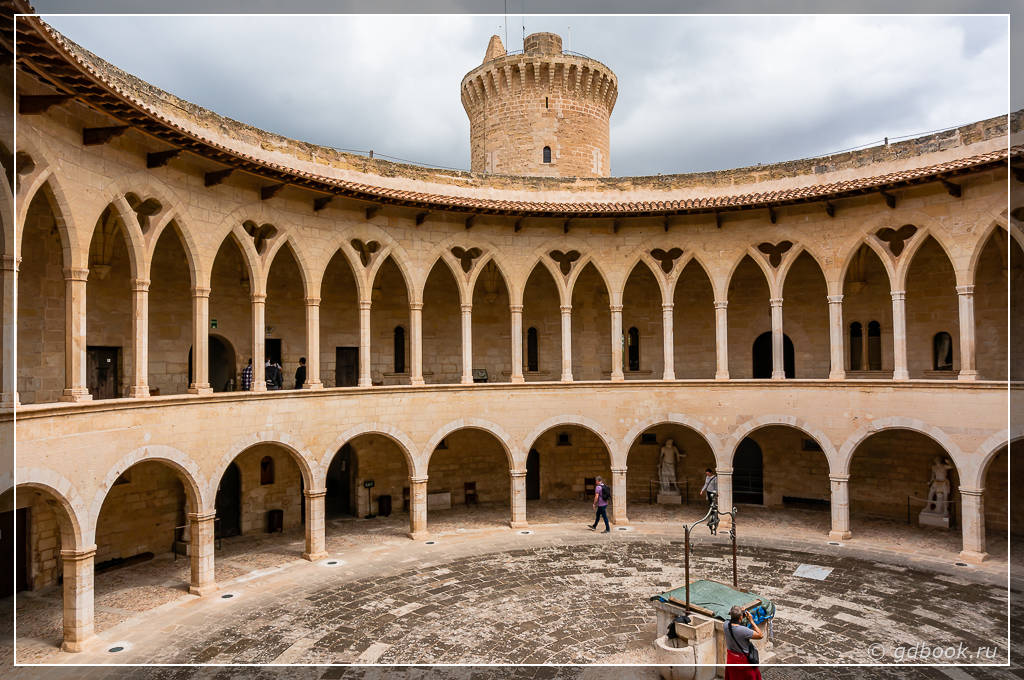 Замок Бельвер